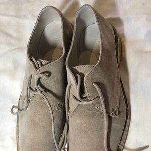 Clarks womens tie on suede shoes size 10